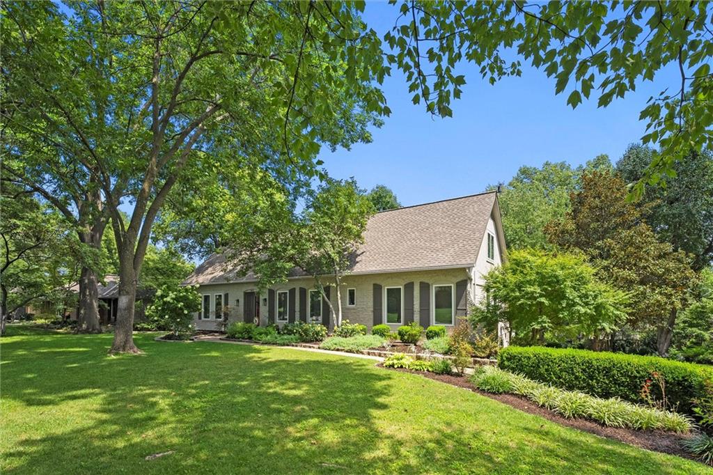 9815 Overbrook Road Leawood, KS 66206 - Photo 4 of 56