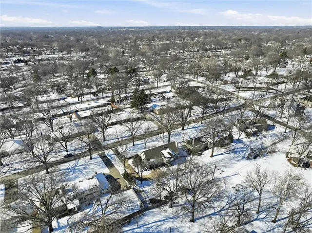 $949,900 | 9815 Overbrook Road, Leawood, KS 66206