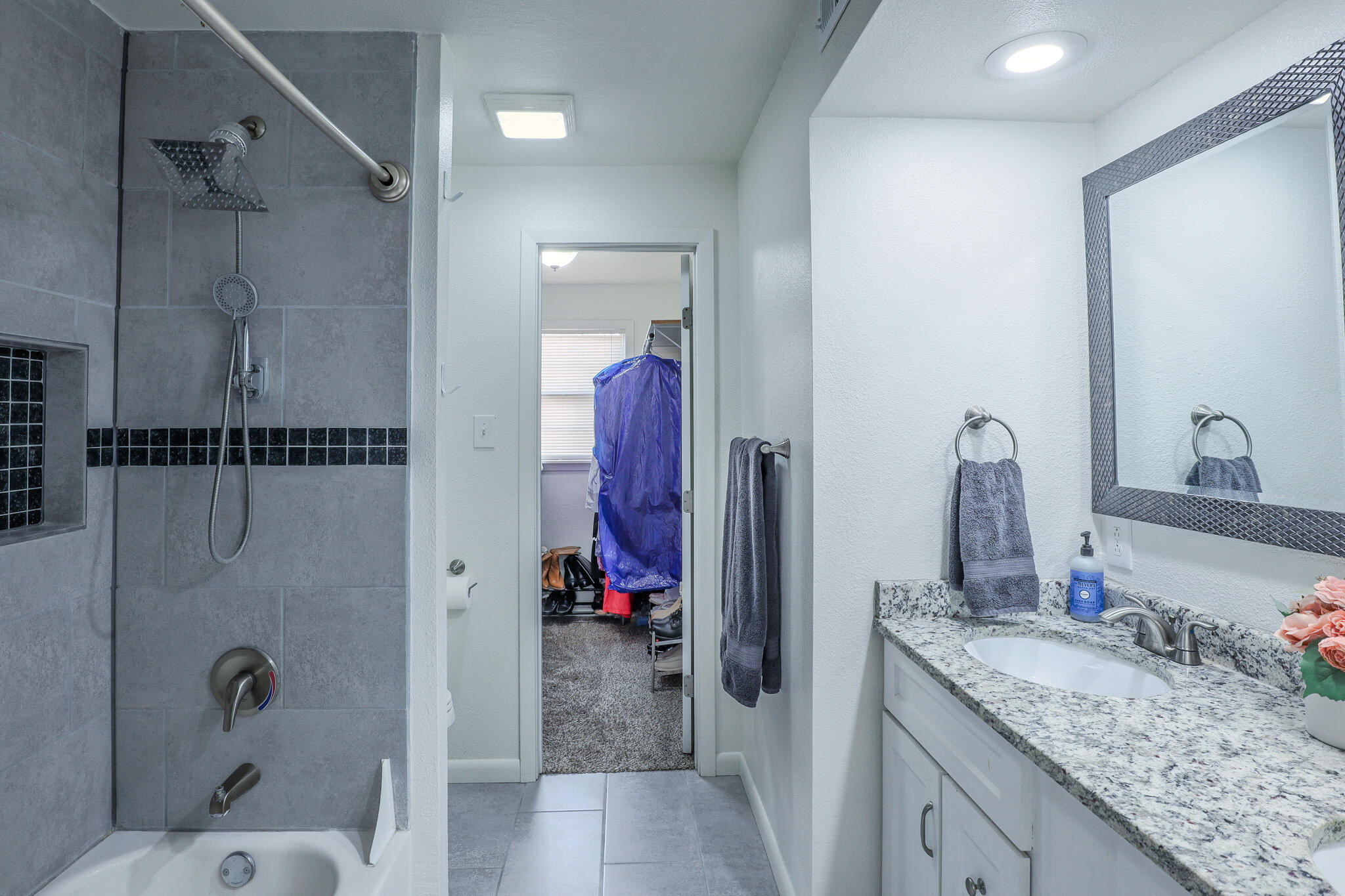 3108 46th Street Lubbock, TX 79413 - Photo 21 of 28 Primary Bathroom