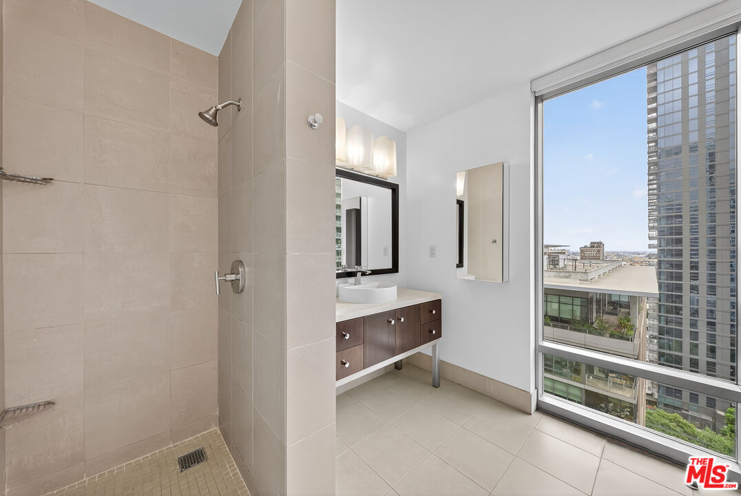 1100 South Hope Street, Unit 1501 Los Angeles, CA 90015 - Photo 25 of 63