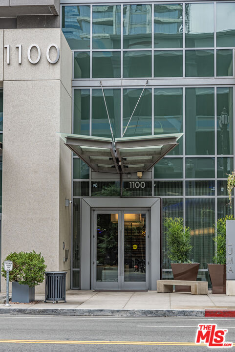 1100 South Hope Street, Unit 1501 Los Angeles, CA 90015 - Photo 61 of 63 a view of a entryway door of the house