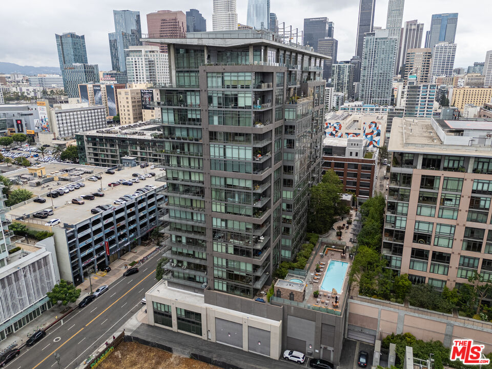 1100 South Hope Street, Unit 1501 Los Angeles, CA 90015 - Photo 9 of 63 a view of a city that has tall buildings