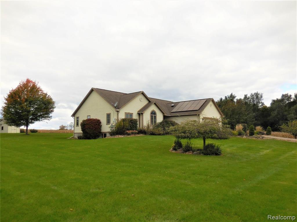 2926 Bullock Road Metamora, MI 48455 - Photo 2 of 75