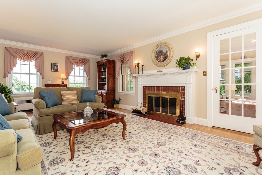 27 Elizabeth Road Belmont, MA 02478 - Photo 4 of 20 Gallery Image 4