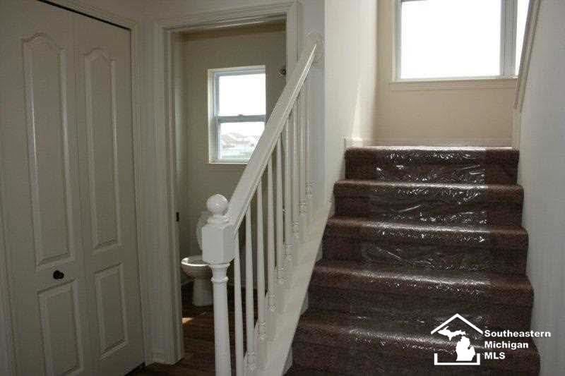 9421 Maple Ridge Drive Newport, MI 48166 - Photo 11 of 24 20437546-10.JPG
