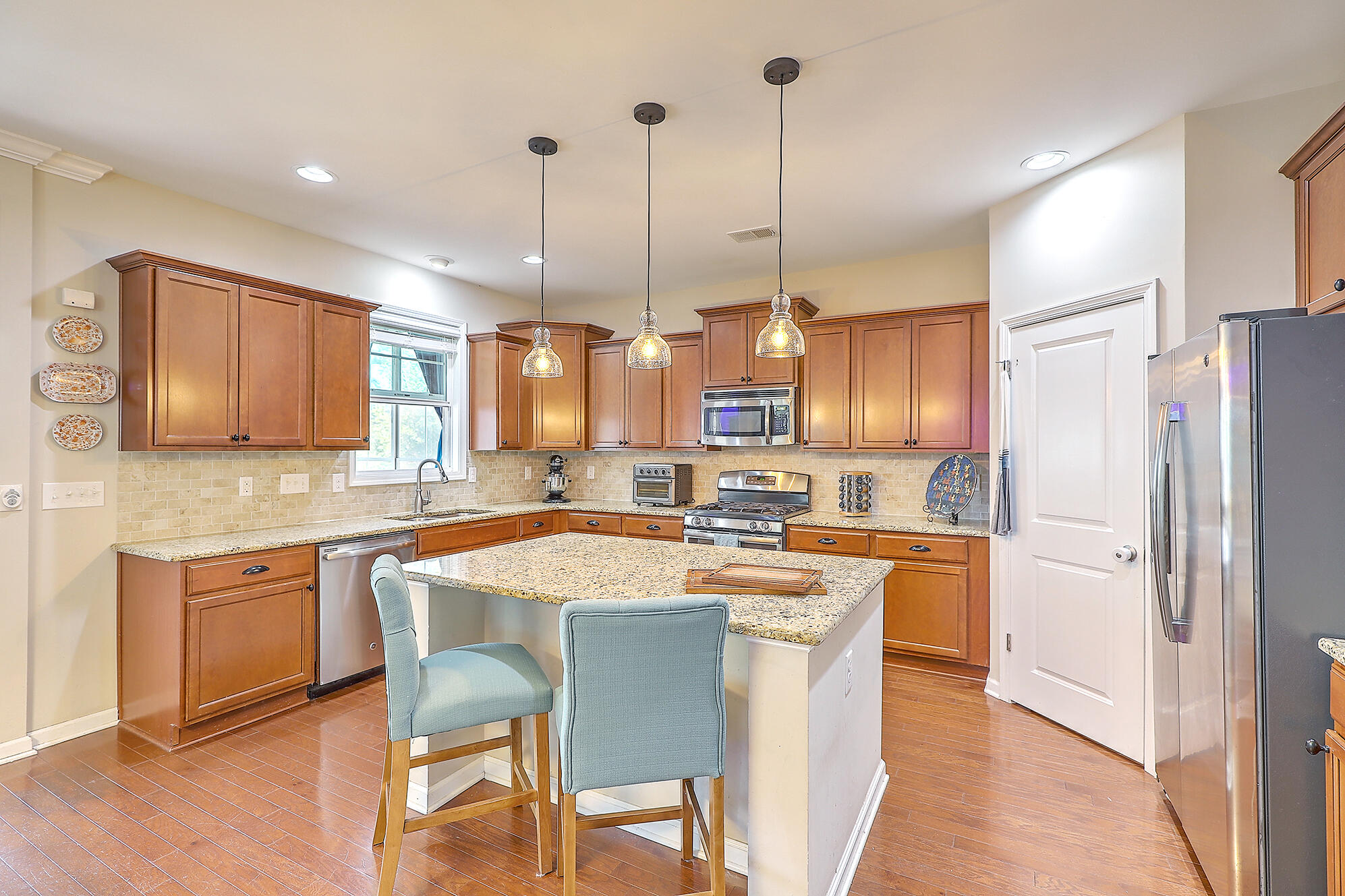 1041 Harbortowne Road Charleston, SC 29412 - Photo 11 of 43 IMG_3557_58_59_60_61_62_63