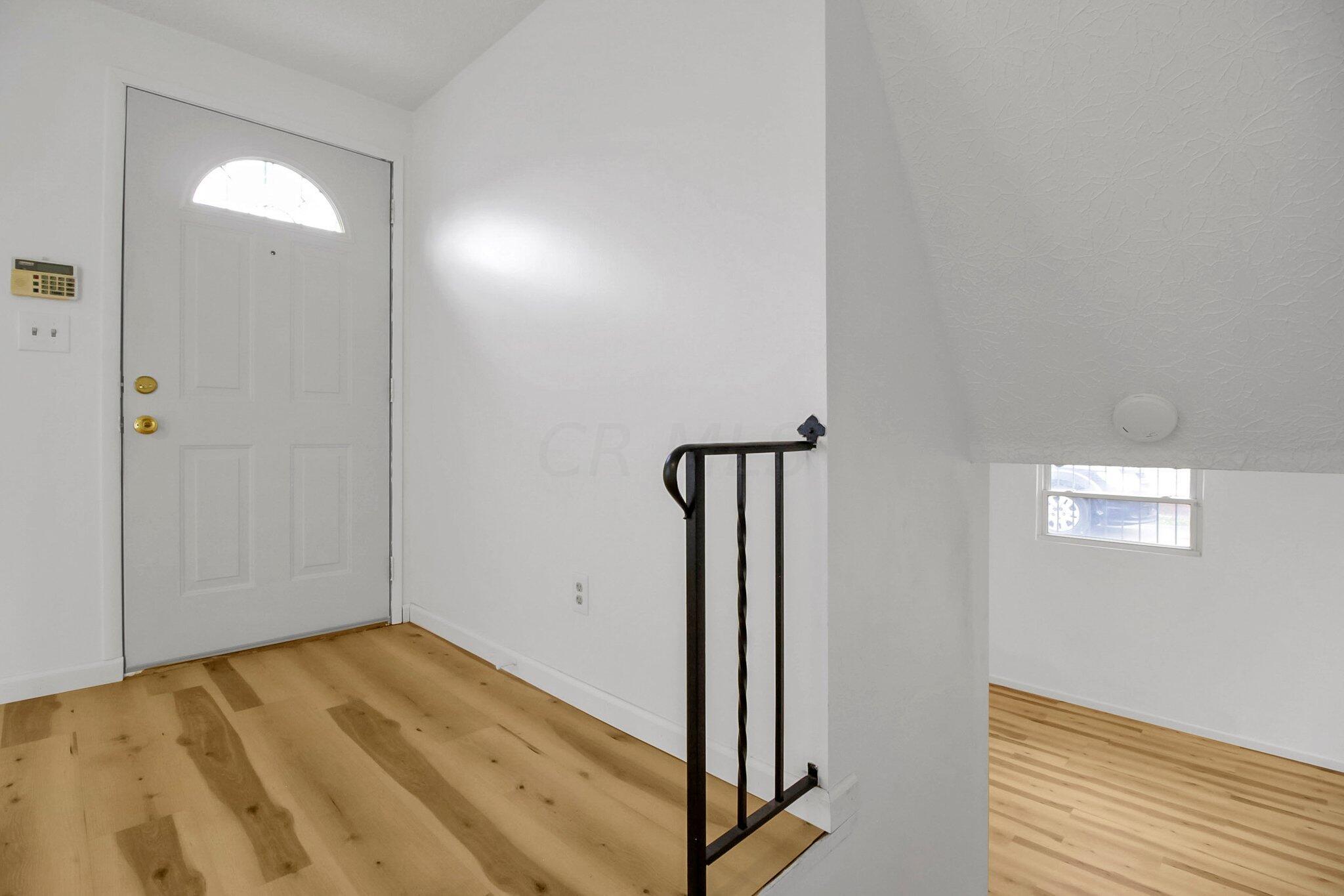 3463 Oakcrest Road Columbus, OH 43232 - Photo 10 of 23 Heading to lower level