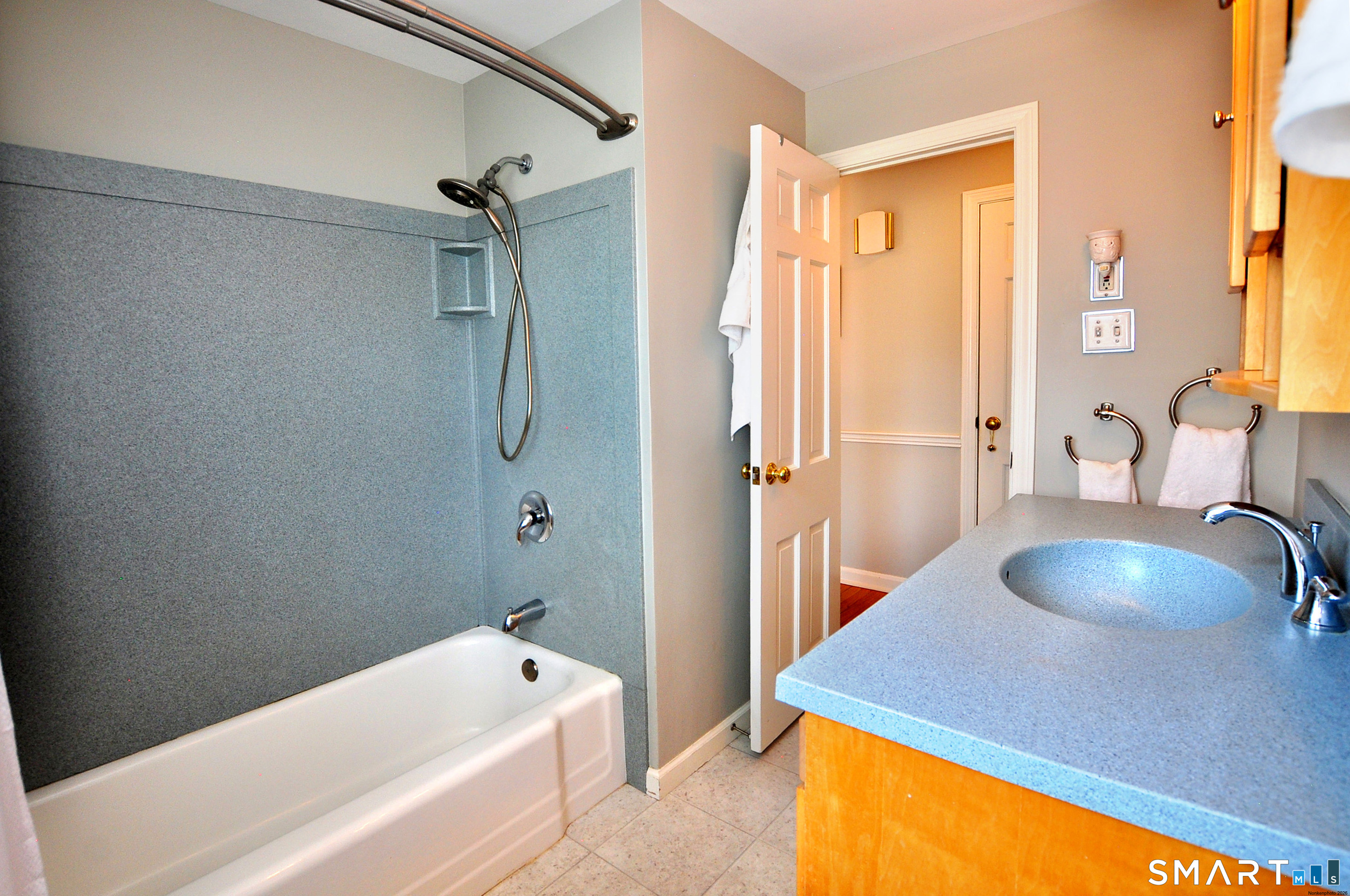 36 Pilgrim Drive Windsor, CT 06095 - Photo 16 of 33 a bathroom with a tub and shower