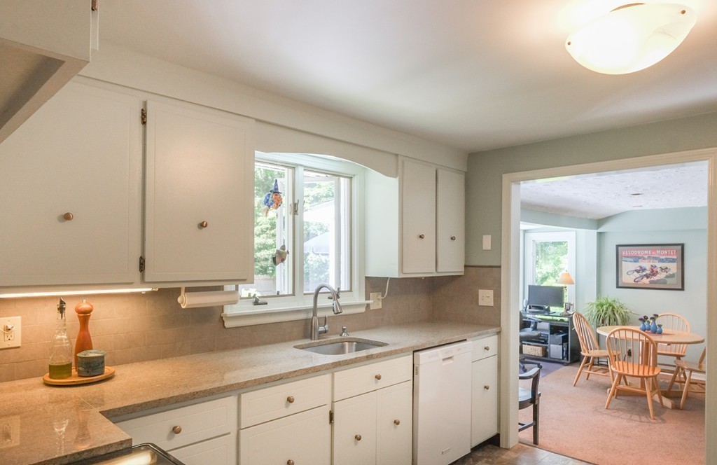 21 Davelin Road Wayland, MA 01778 - Photo 16 of 27 Gallery Image 16