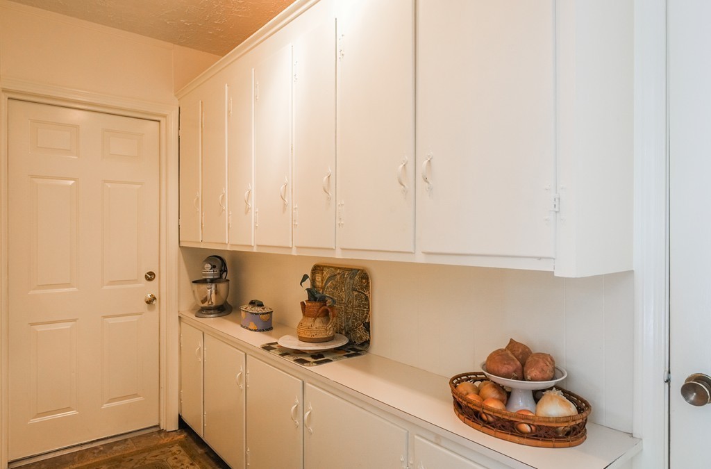 21 Davelin Road Wayland, MA 01778 - Photo 17 of 27 Gallery Image 17