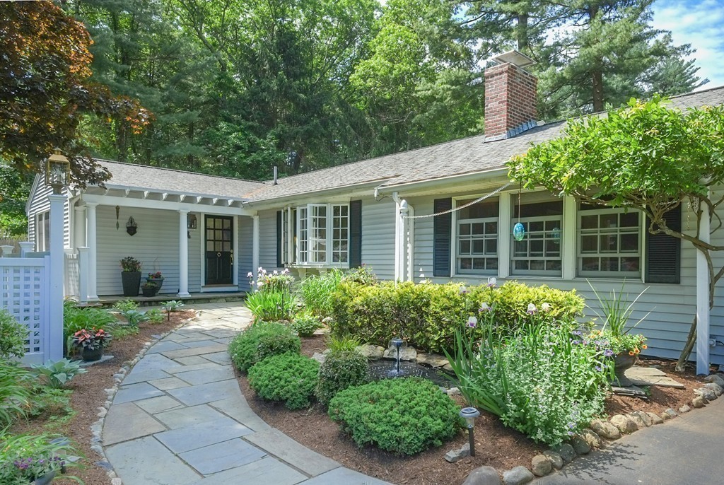 21 Davelin Road Wayland, MA 01778 - Photo 3 of 27 Gallery Image 3