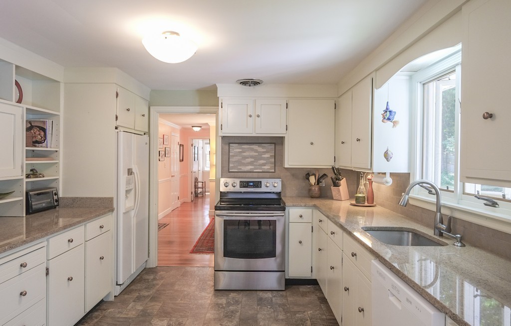 21 Davelin Road Wayland, MA 01778 - Photo 5 of 27 Gallery Image 5