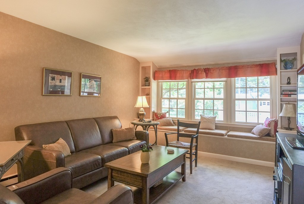 21 Davelin Road Wayland, MA 01778 - Photo 10 of 27 Gallery Image 10
