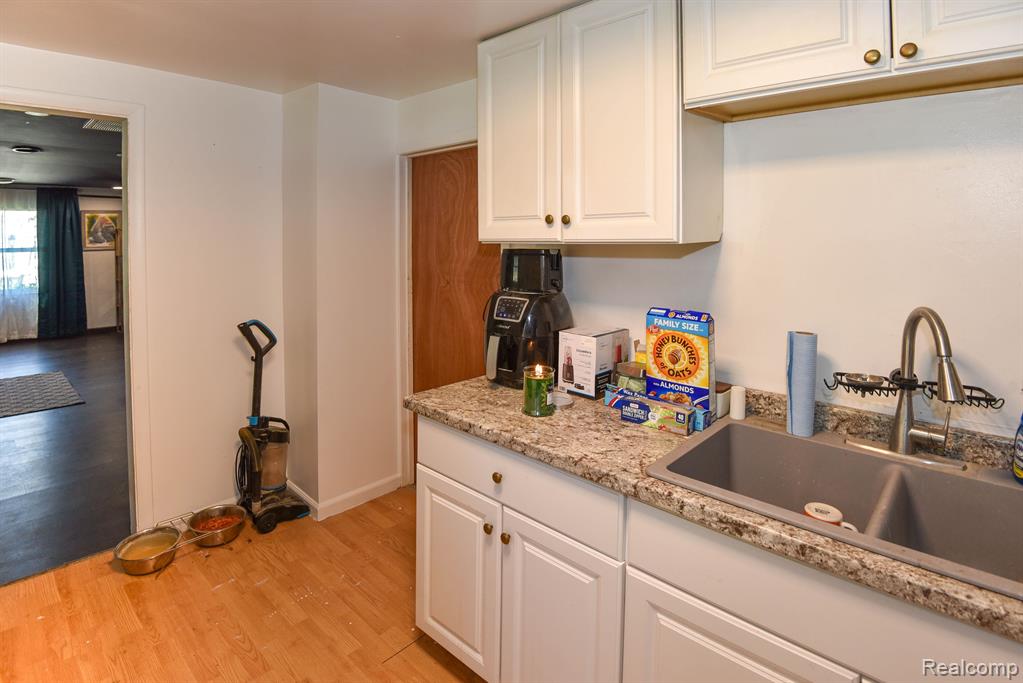 6433 North State Road Davison, MI 48423 - Photo 15 of 46