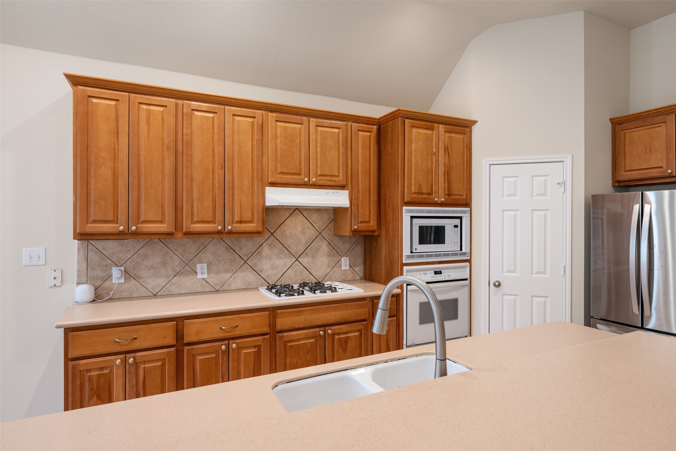 6825 Hansa Loop Austin, TX 78739 - Photo 20 of 37