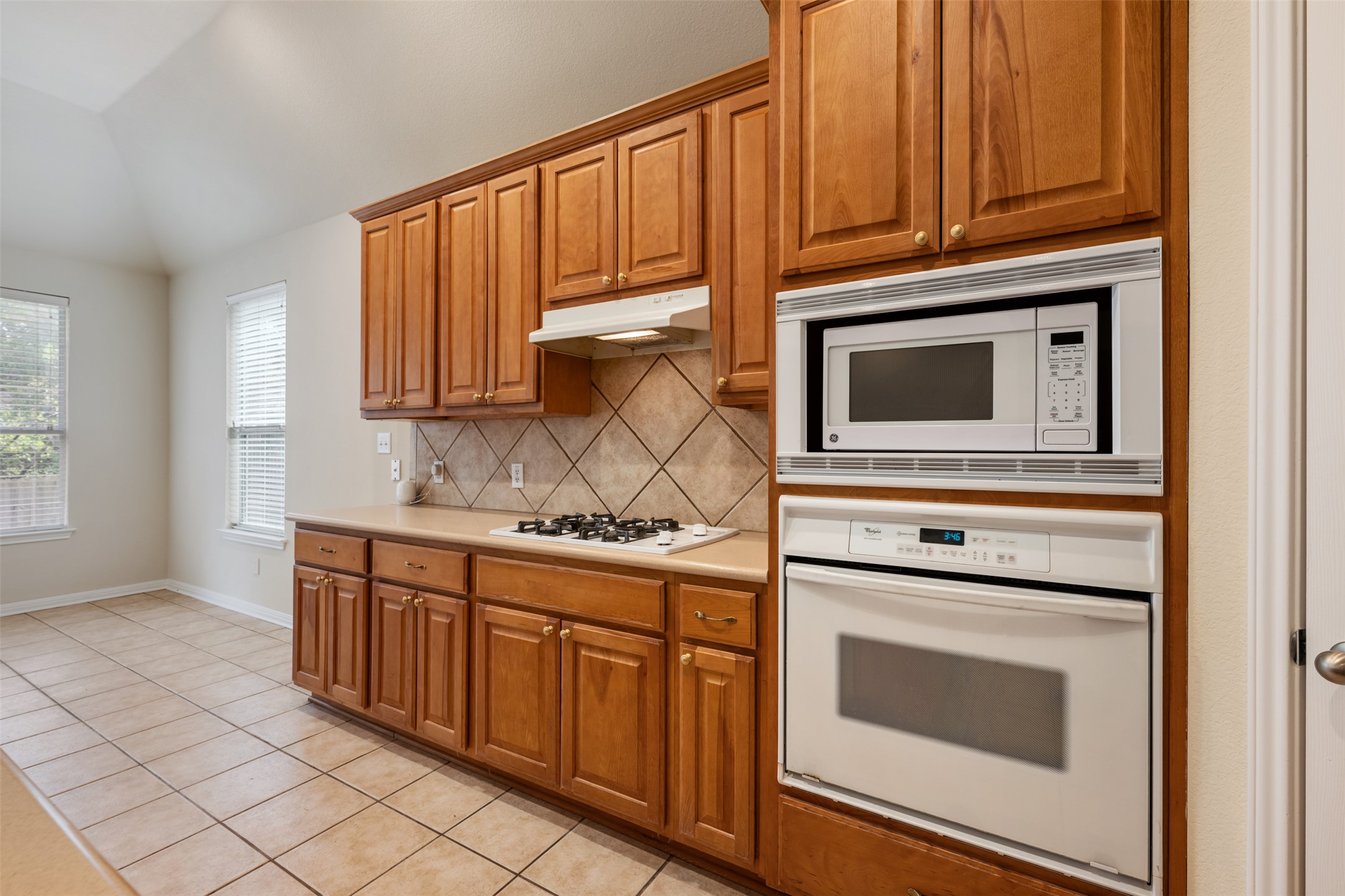 6825 Hansa Loop Austin, TX 78739 - Photo 23 of 37