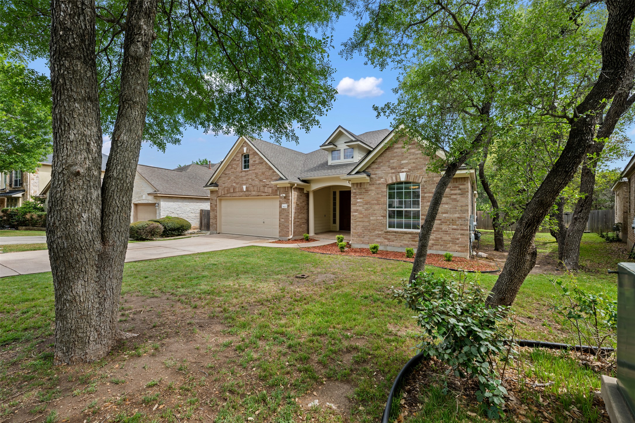 6825 Hansa Loop Austin, TX 78739 - Photo 3 of 37
