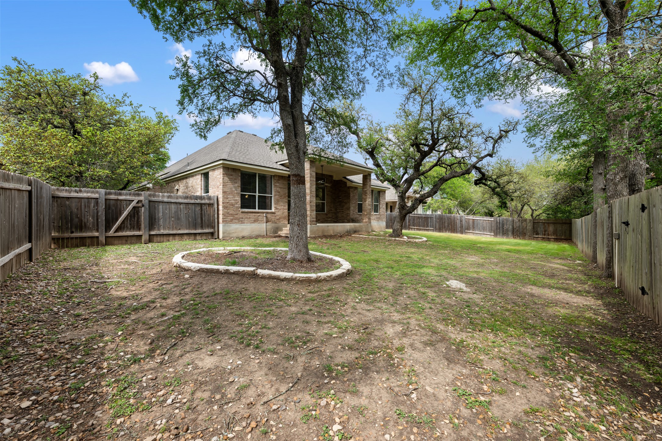 6825 Hansa Loop Austin, TX 78739 - Photo 33 of 37