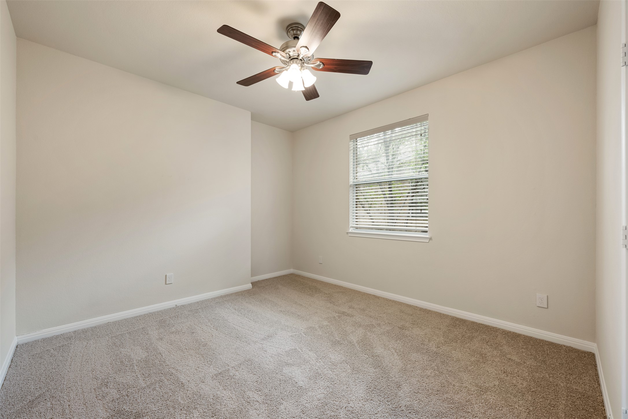 6825 Hansa Loop Austin, TX 78739 - Photo 8 of 37