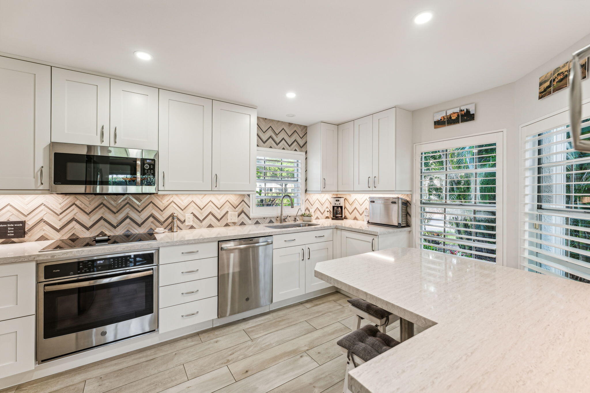 17094 Boca Club Boulevard, Unit 1 Boca Raton, FL 33487 - Photo 11 of 38 Kitchen