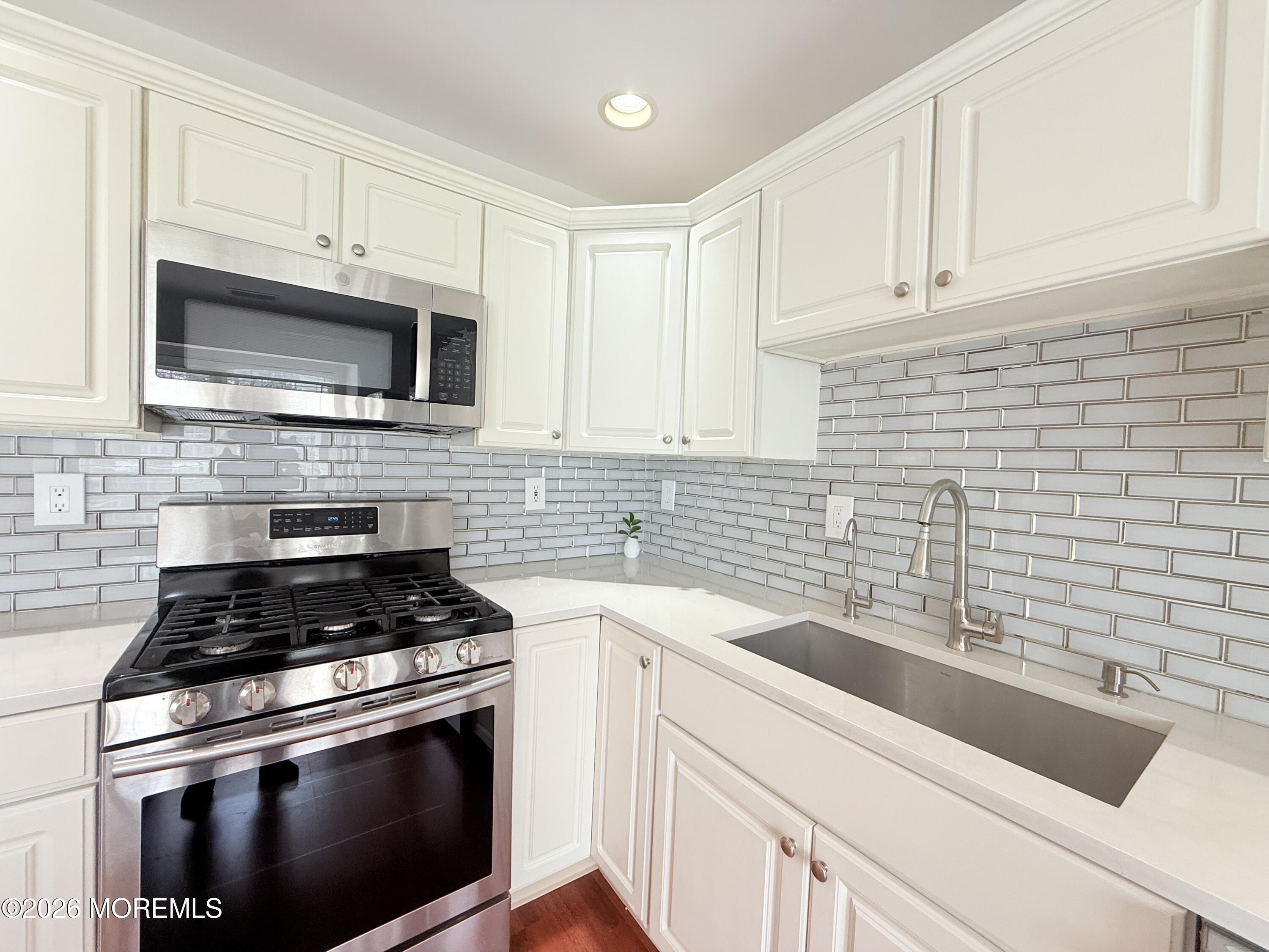 156 Setter Place Freehold, NJ 07728 - Photo 8 of 30 kitchen