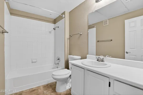 $1,400 | 5401 East Van Buren Street, Unit 2022, Phoenix, AZ 85008