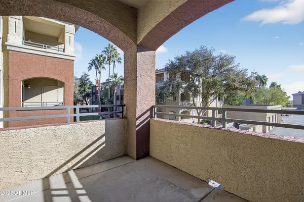 $1,400 | 5401 East Van Buren Street, Unit 2022, Phoenix, AZ 85008