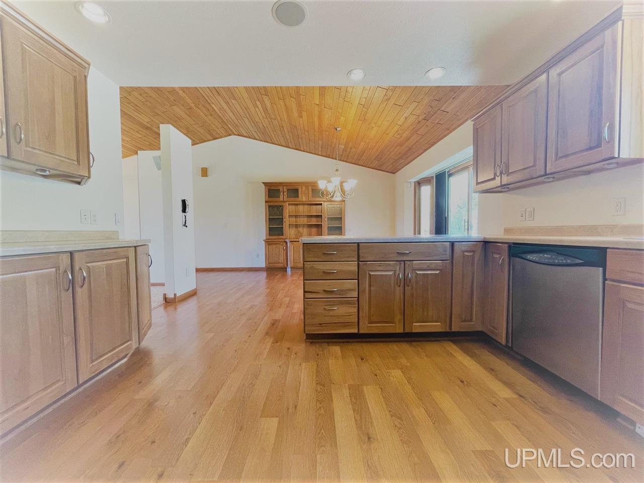 N637 Co Road Menominee, MI 49858 - Photo 8 of 42