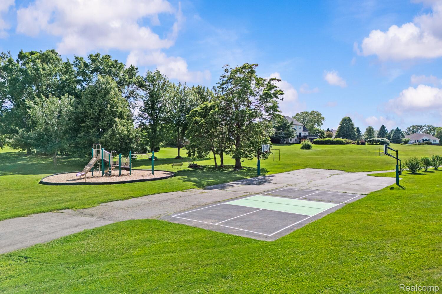 1131 Thorn Ridge Drive Howell, MI 48843 - Photo 45 of 47 50_1131_Thorn_Ridge_Dr49_mls.jpg