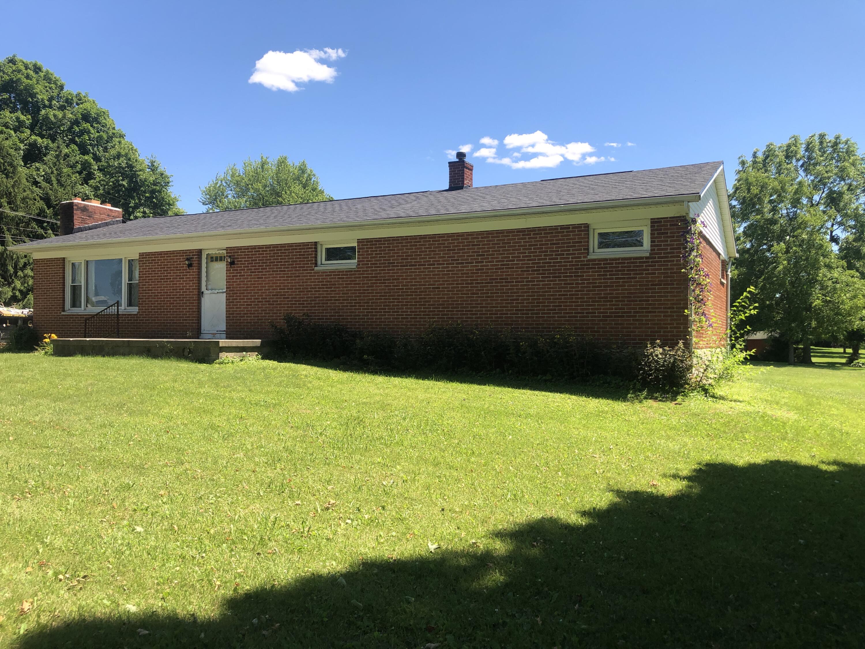 8 East Bollinger Rd) Street Christiansburg, OH 45389 - Photo 1 of 20