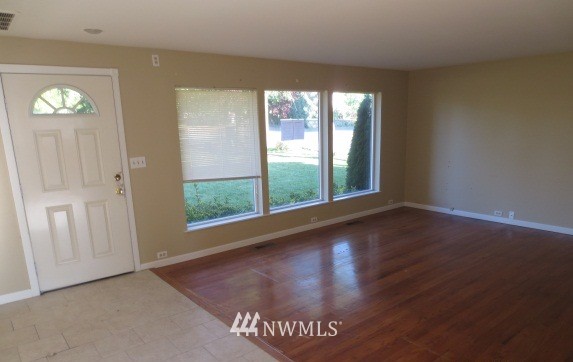 23117 Brier Road Brier, WA 98036 - Photo 4 of 15
