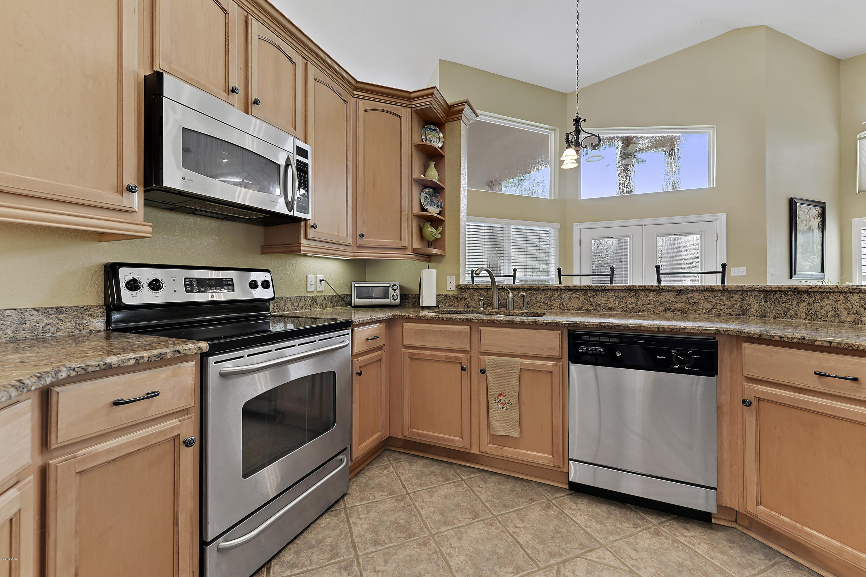 10227 Belle Vue Road D'Iberville, MS 39540 - Photo 13 of 25 Kitchen