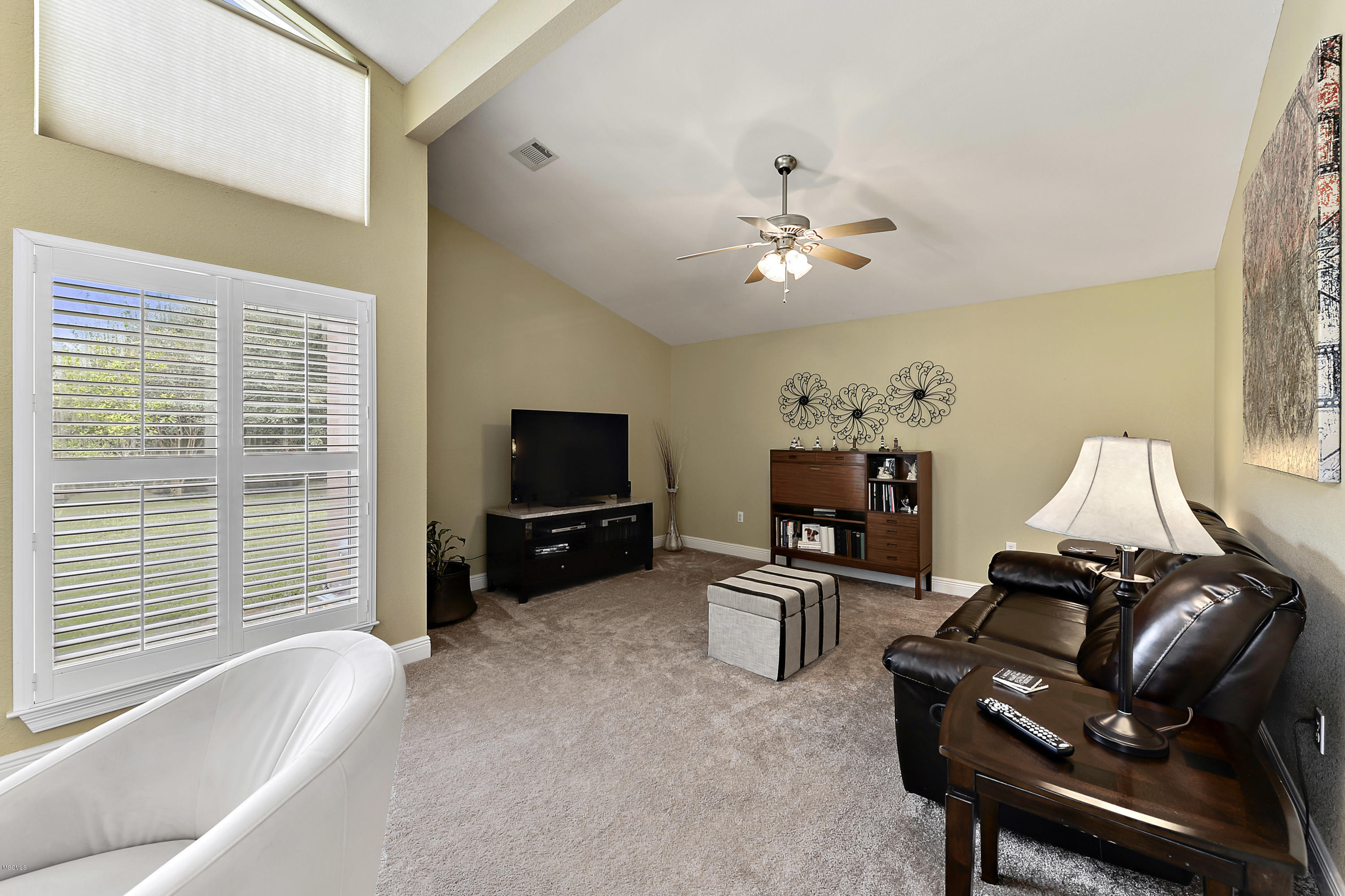 10227 Belle Vue Road D'Iberville, MS 39540 - Photo 9 of 25 Family Room
