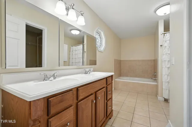 $2,600 | 127 Sarah's Way, Unit 10, Jonesborough, TN 37659