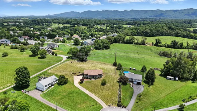 $2,600 | 127 Sarah's Way, Unit 10, Jonesborough, TN 37659