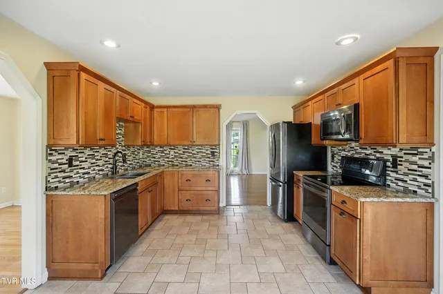 $2,600 | 127 Sarah's Way, Unit 10, Jonesborough, TN 37659