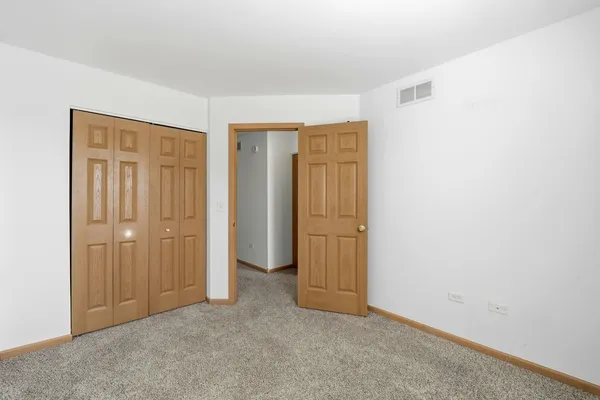 $2,400 | 1357 West Alder Creek Drive, Romeoville, IL 60446