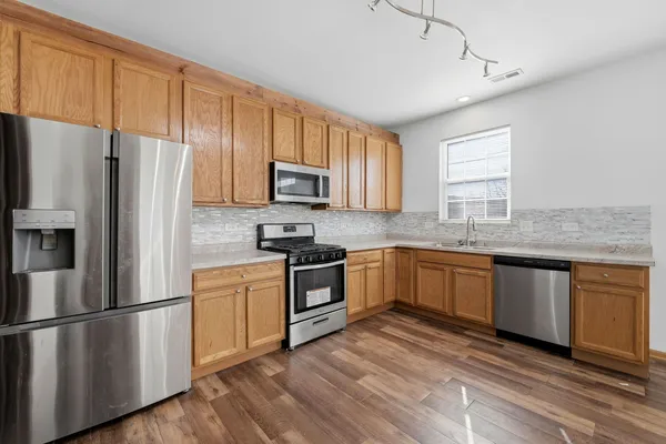 $2,400 | 1357 West Alder Creek Drive, Romeoville, IL 60446