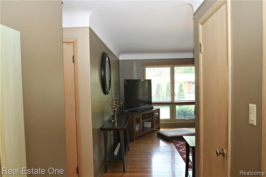 28388 Westerleigh Road Farmington Hills, MI 48334 - Photo 38 of 41