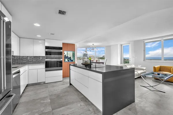 $4,500 | 7135 Collins Avenue, Unit 736, Miami Beach, FL 33141