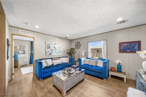 $200,000 | 372 Santa Fe Trail, North Fort Myers, FL 33917