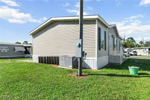 $200,000 | 372 Santa Fe Trail, North Fort Myers, FL 33917