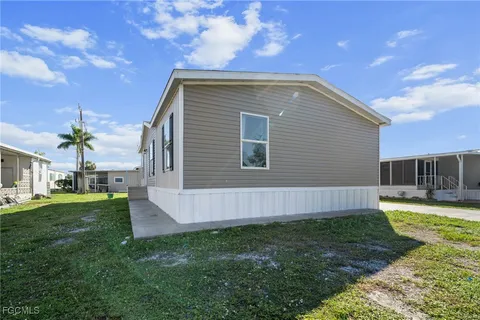 $200,000 | 372 Santa Fe Trail, North Fort Myers, FL 33917