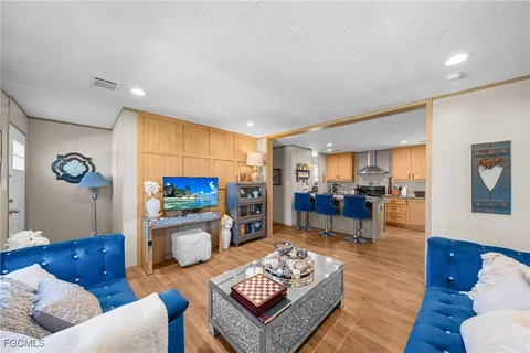 $200,000 | 372 Santa Fe Trail, North Fort Myers, FL 33917