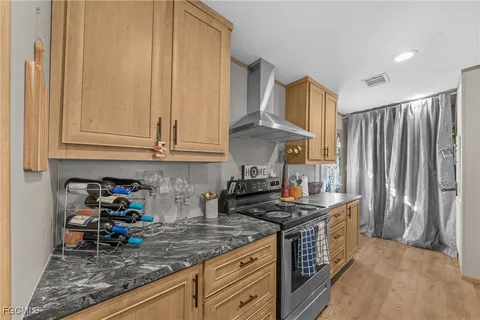 $200,000 | 372 Santa Fe Trail, North Fort Myers, FL 33917