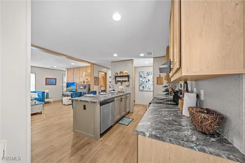 $200,000 | 372 Santa Fe Trail, North Fort Myers, FL 33917