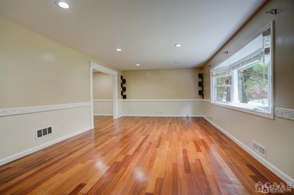 7 Calvert Avenue East Edison, NJ 08820 - Photo 25 of 47