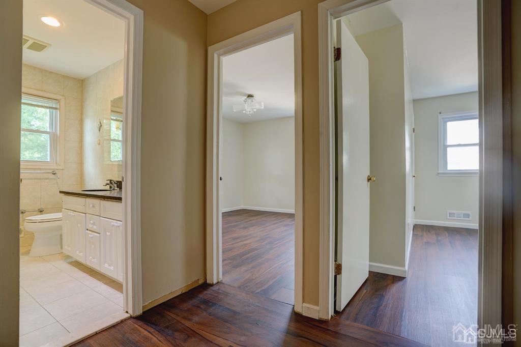 7 Calvert Avenue East Edison, NJ 08820 - Photo 33 of 47