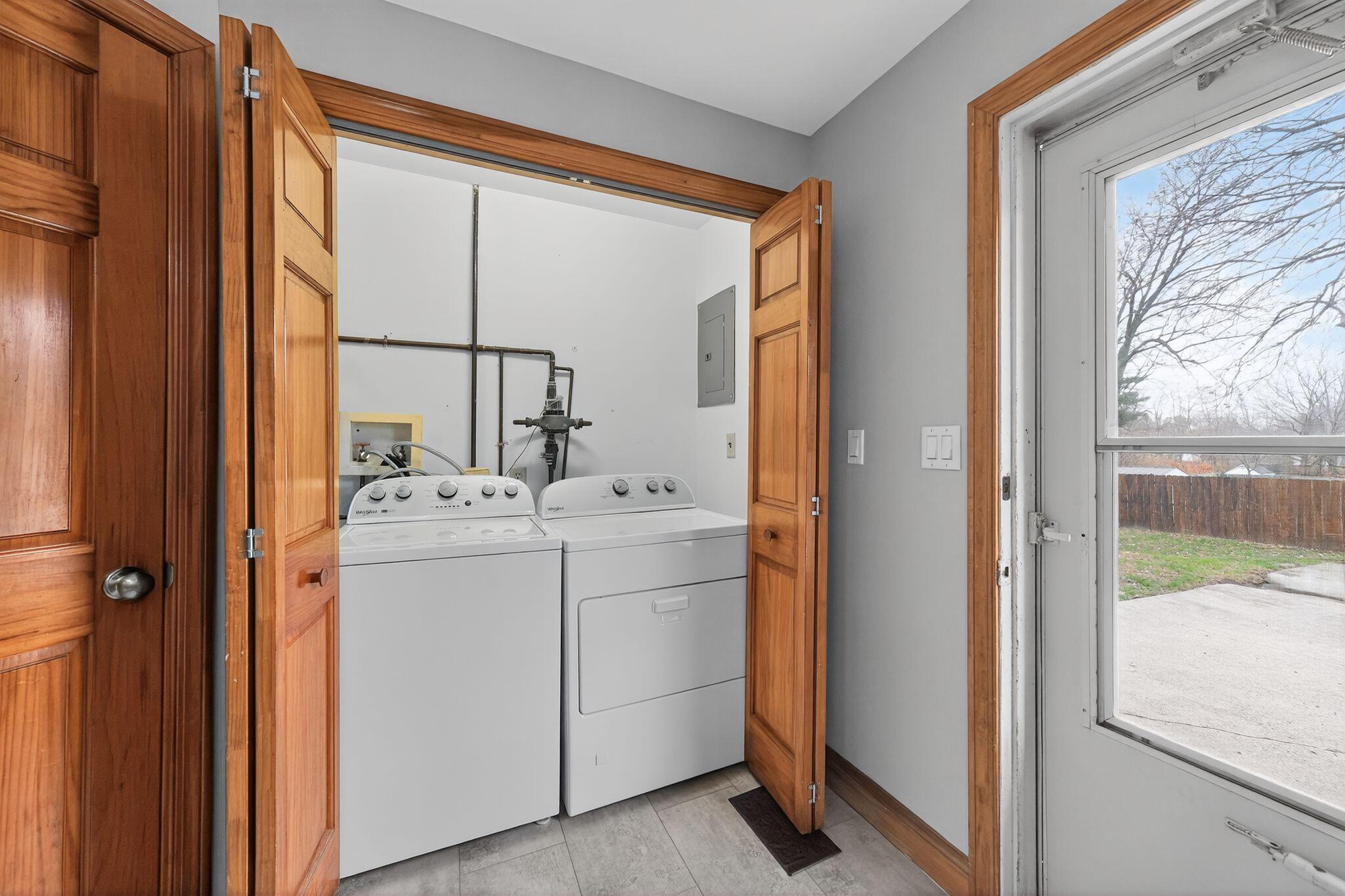 1311 Roosevelt Road Valparaiso, IN 46383 - Photo 20 of 27 2048x1365