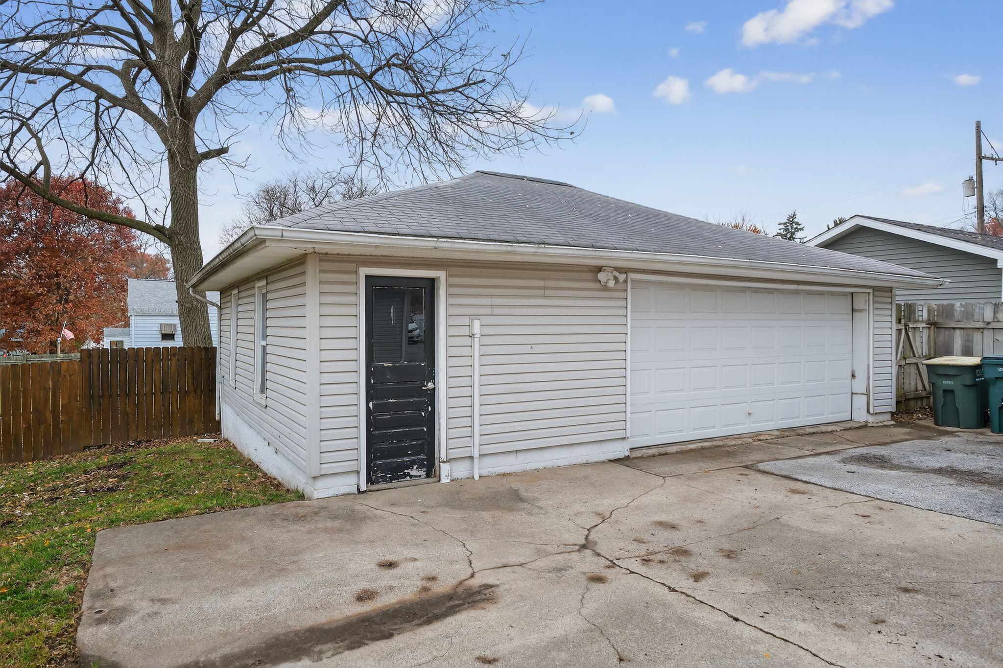 1311 Roosevelt Road Valparaiso, IN 46383 - Photo 25 of 27 2048x1365